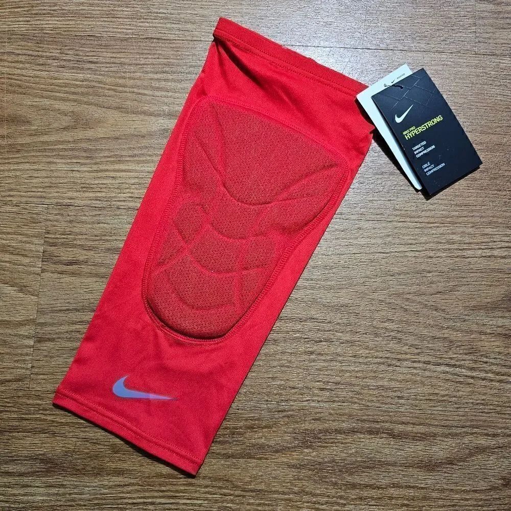 Nike Pro Combat Hyperstrong Padded Knee Sleeve Men's XL Bulls Heat Nuggets New